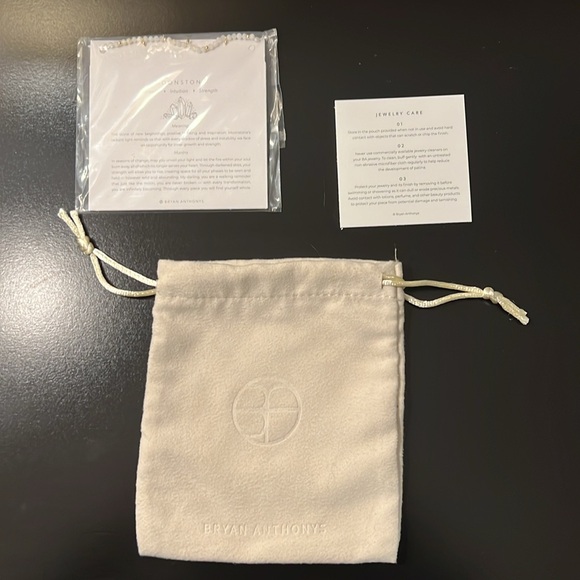 Bryan Anthonys Healing Stone Moonstone Bracelet - Picture 6 of 7